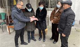 新春送暖！z6com尊龙集团慰问原川磷困难退休职工